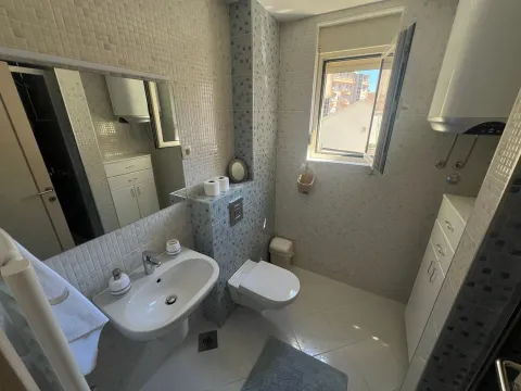 Rent, one bedroom apartment, 52m², Centar, Budva - image 15