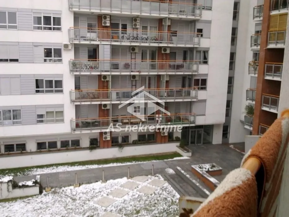 Izdavanje, dvosoban stan, 70m², Novi Beograd Sve Podlokacije, Beograd