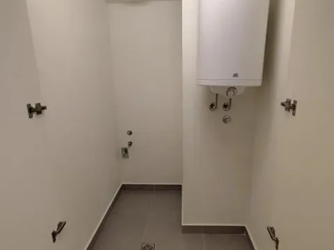 Izdavanje, dvosoban stan, 57m², Savski Venac, Beograd - image 5