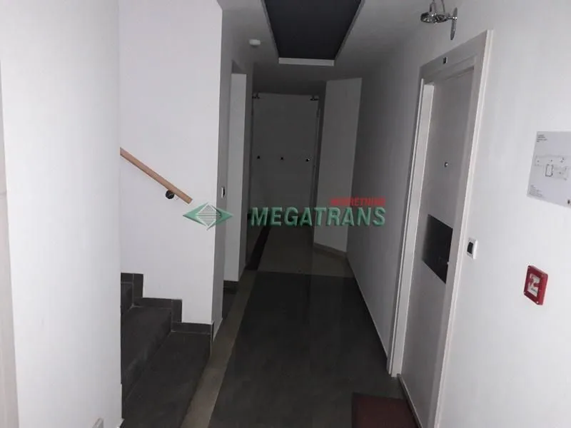 Izdavanje, dvosoban stan, 50m², Centar, Novi Sad