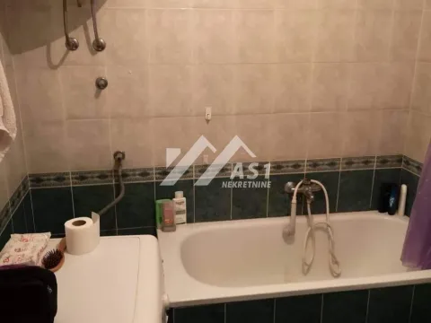 Rent, one bedroom apartment, 35m², Bulevar Oslobodjenja, Novi Sad Sve Podlokacije - image 7