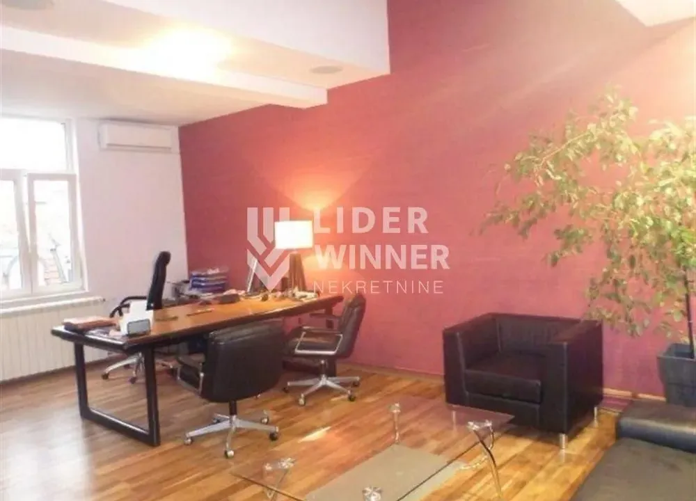 Izdavanje, stan, 220m², Stari Grad, Beograd