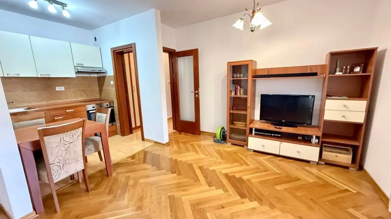 Prodaja, jednosoban stan, 49m², Centar, Budva