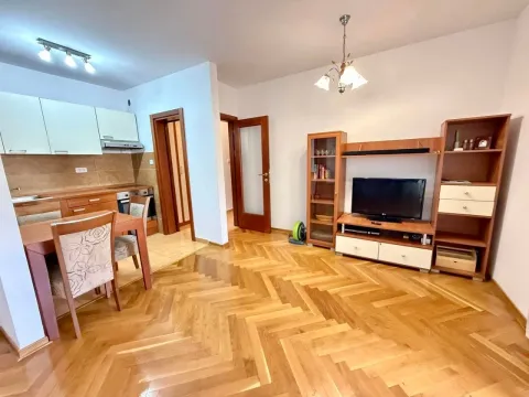 Prodaja, jednosoban stan, 49m², Centar, Budva - image 1