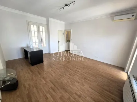 Rent, four bedroom apartment, 123m², Stari Grad, Beograd - image 3