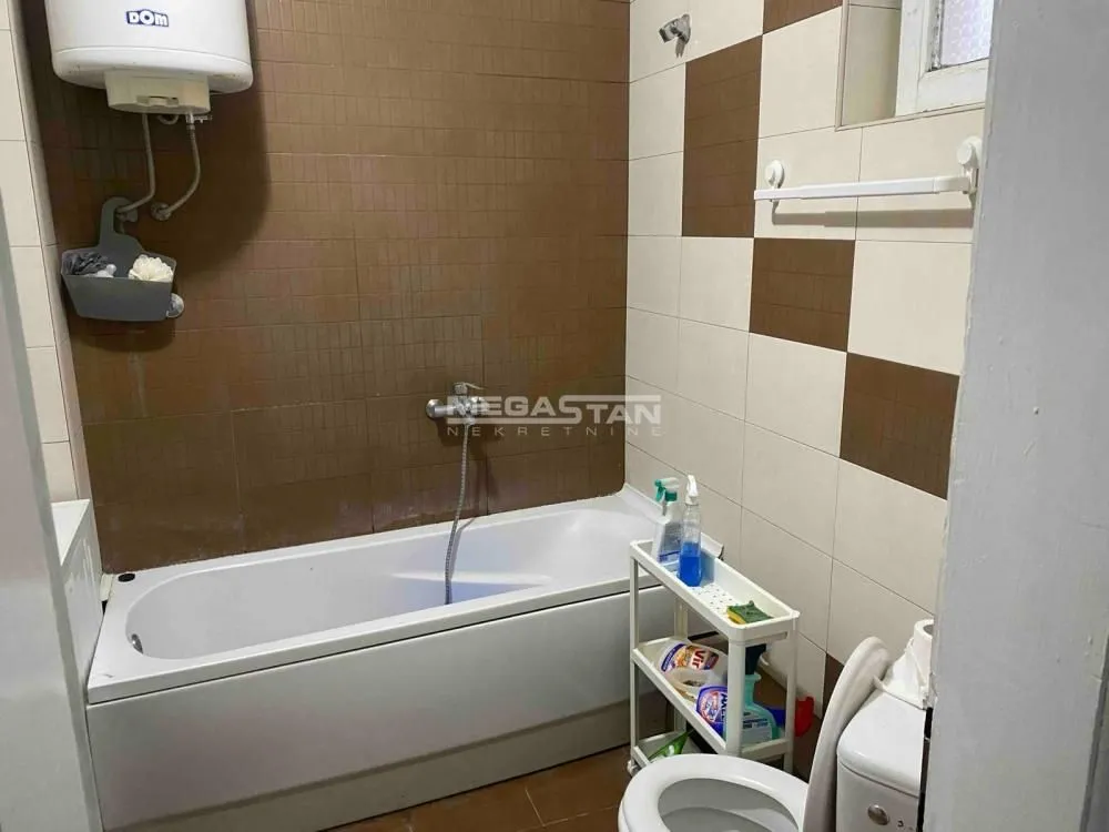 Izdavanje, trosoban stan, 80m², Vukov Spomenik, Zvezdara Sve Podlokacije