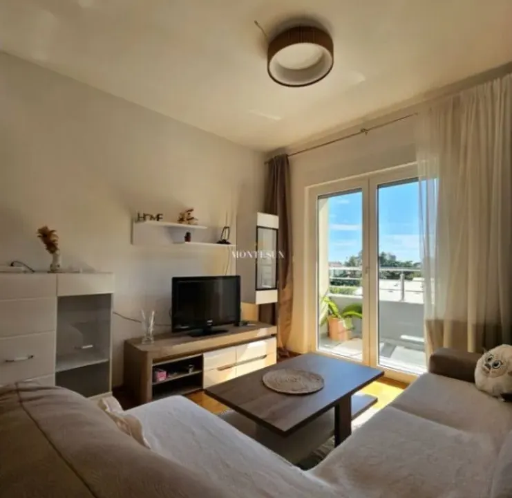 Izdavanje, jednosoban stan, 46m², Budva, Crna Gora