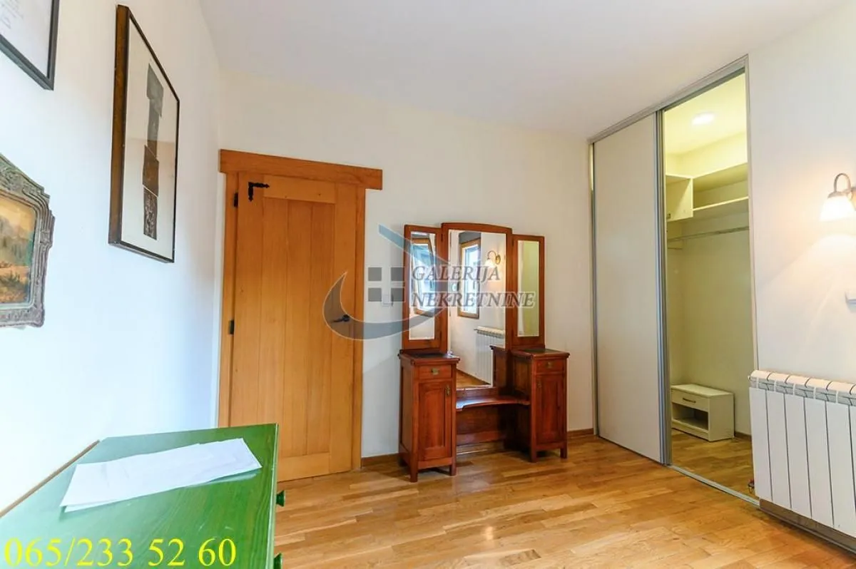Sale, three bedroom apartment, 78m², Stari Grad, Beograd