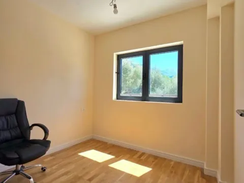 Sale, two bedroom apartment, 53m², Bečići, Budva - image 5