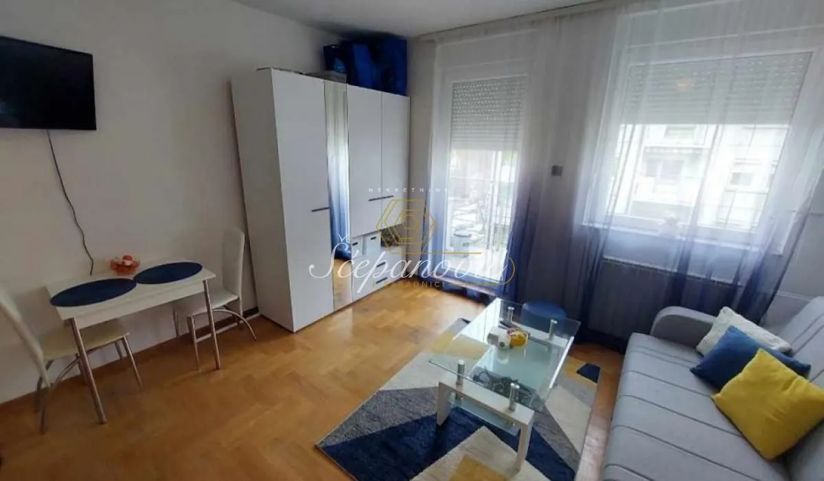 Prodaja, stan, 26m², Adamovićevo Naselje, Novi Sad Sve Podlokacije