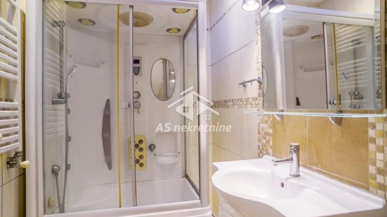 Rent, four bedroom apartment, 140m², Đeram Pijaca, Beograd