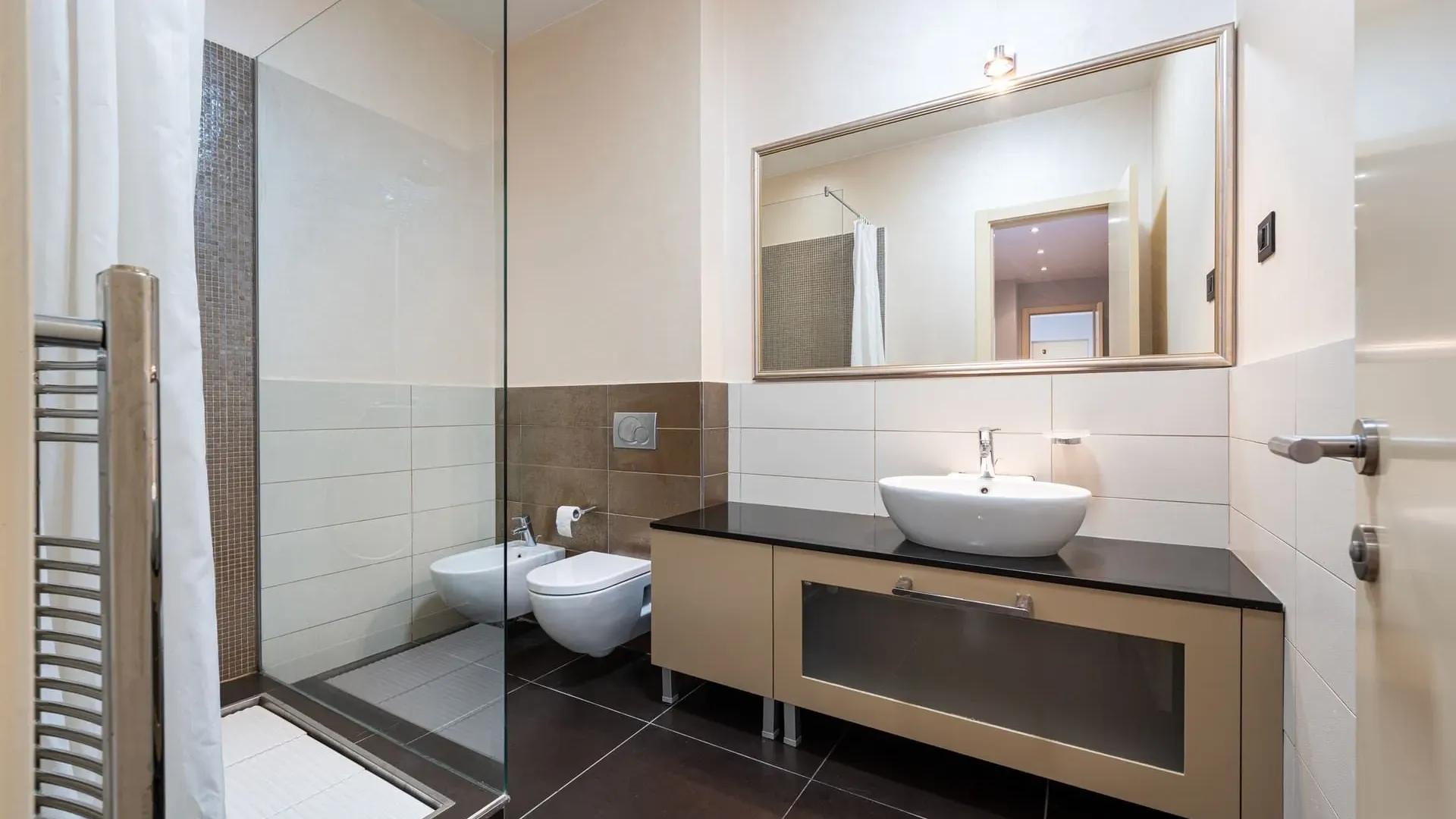 Prodaja, trosoban stan, 205m², Kod Capital Plaze, Podgorica