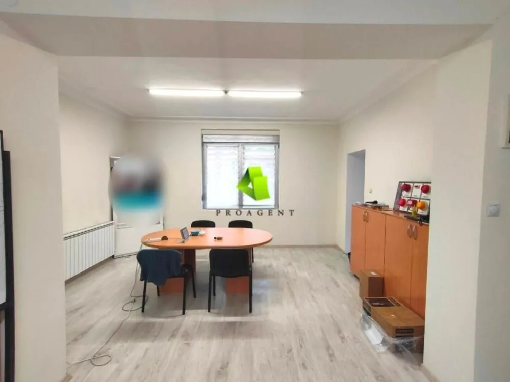 Sale, office space, 92m², Medijana, Niš