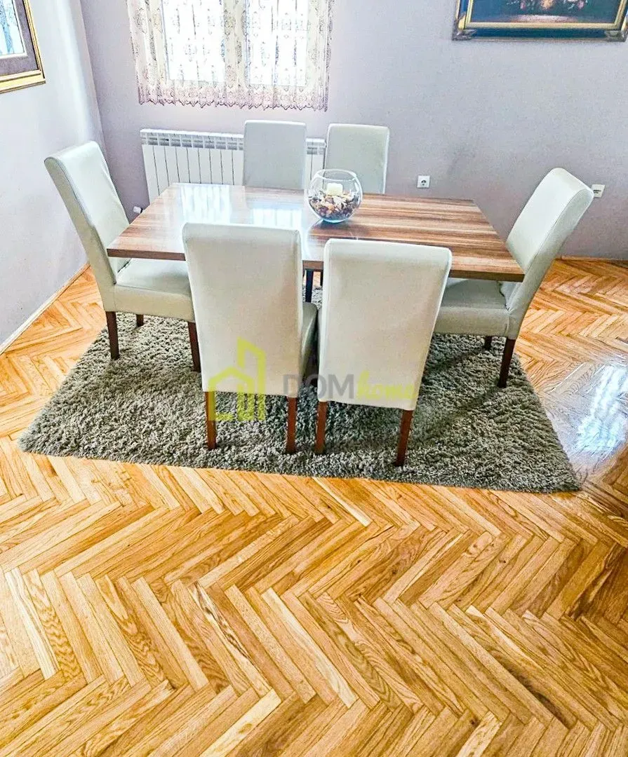 Sale, house, 350m², Momišići, Podgorica