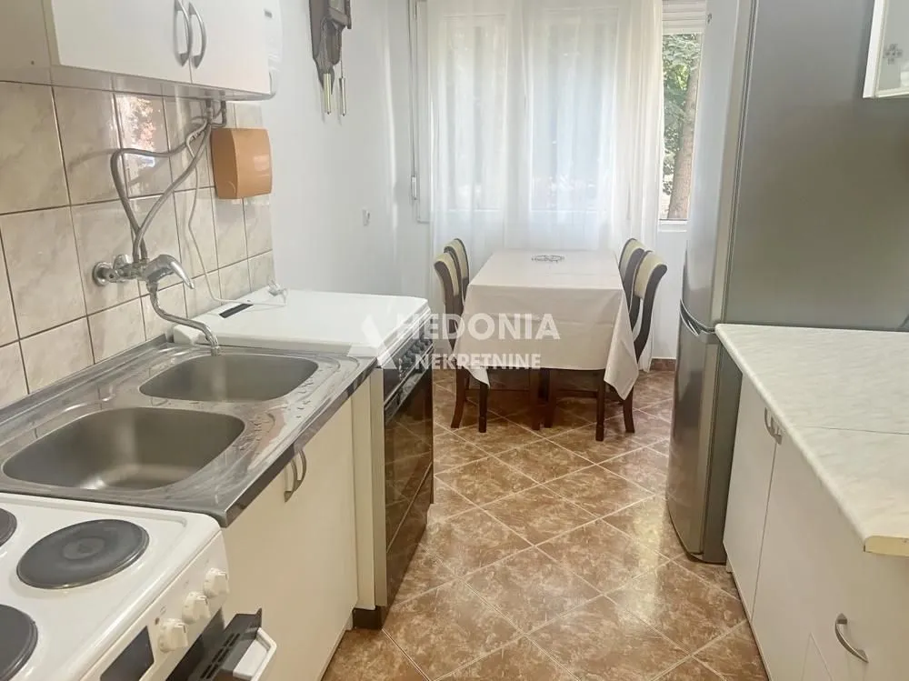 Prodaja, dvosoban stan, 50m², Banovo Brdo, Beograd
