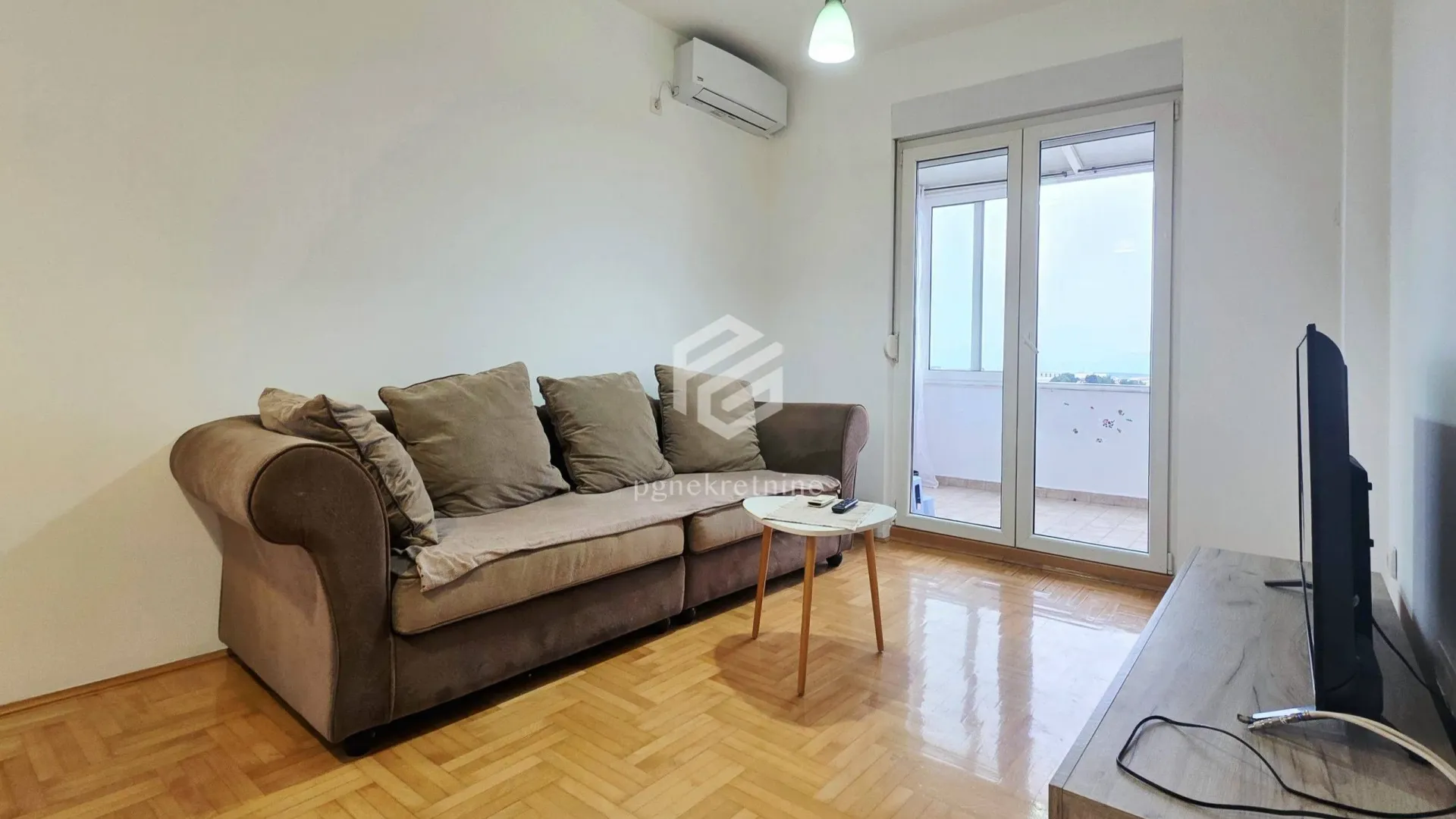 Izdavanje, jednosoban stan, 45m², Tuški Put, Podgorica