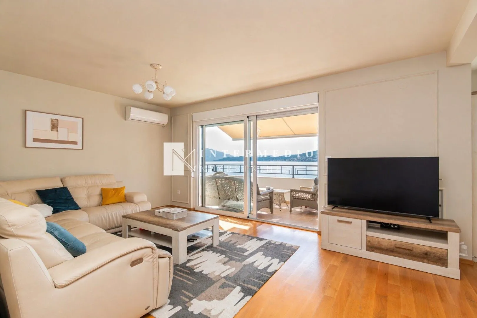 Prodaja, dvosoban stan, 91m², Đenovići, Herceg Novi