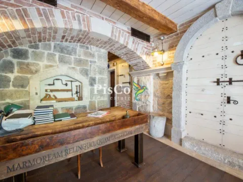 Izdavanje, poslovni prostor, 42m², Centar, Podgorica