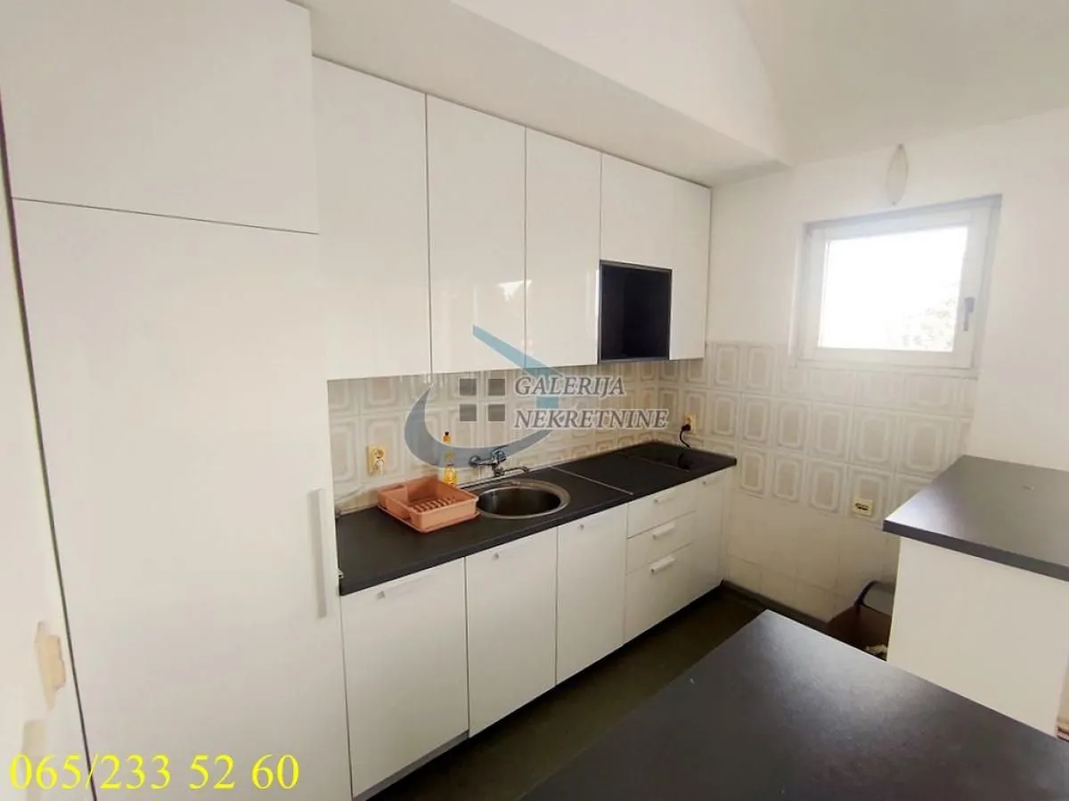 Rent, four bedroom apartment, 176m², Voždovac Sve Podlokacije, Beograd