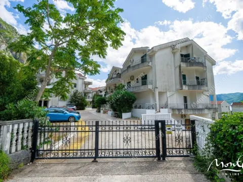 Prodaja, trosoban stan, 130m², Risan, Kotor - image 37