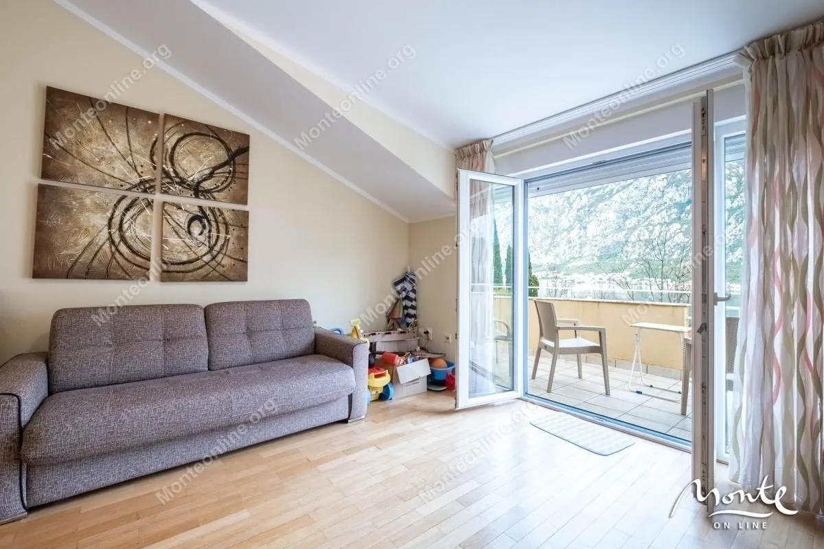 Prodaja, dvosoban stan, 83m², Prčanj, Kotor