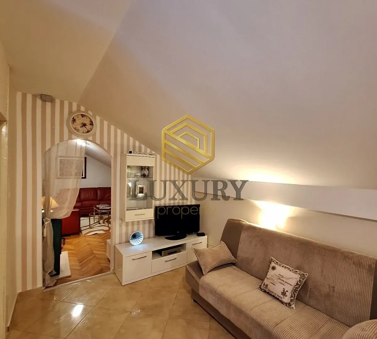 Izdavanje, jednosoban stan, 60m², Donja Gorica, Podgorica