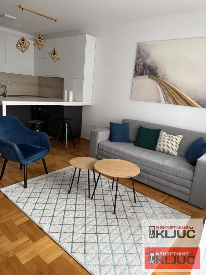 Izdavanje, jednosoban stan, 47m², Bulevar Oslobodjenja, Novi Sad Sve Podlokacije