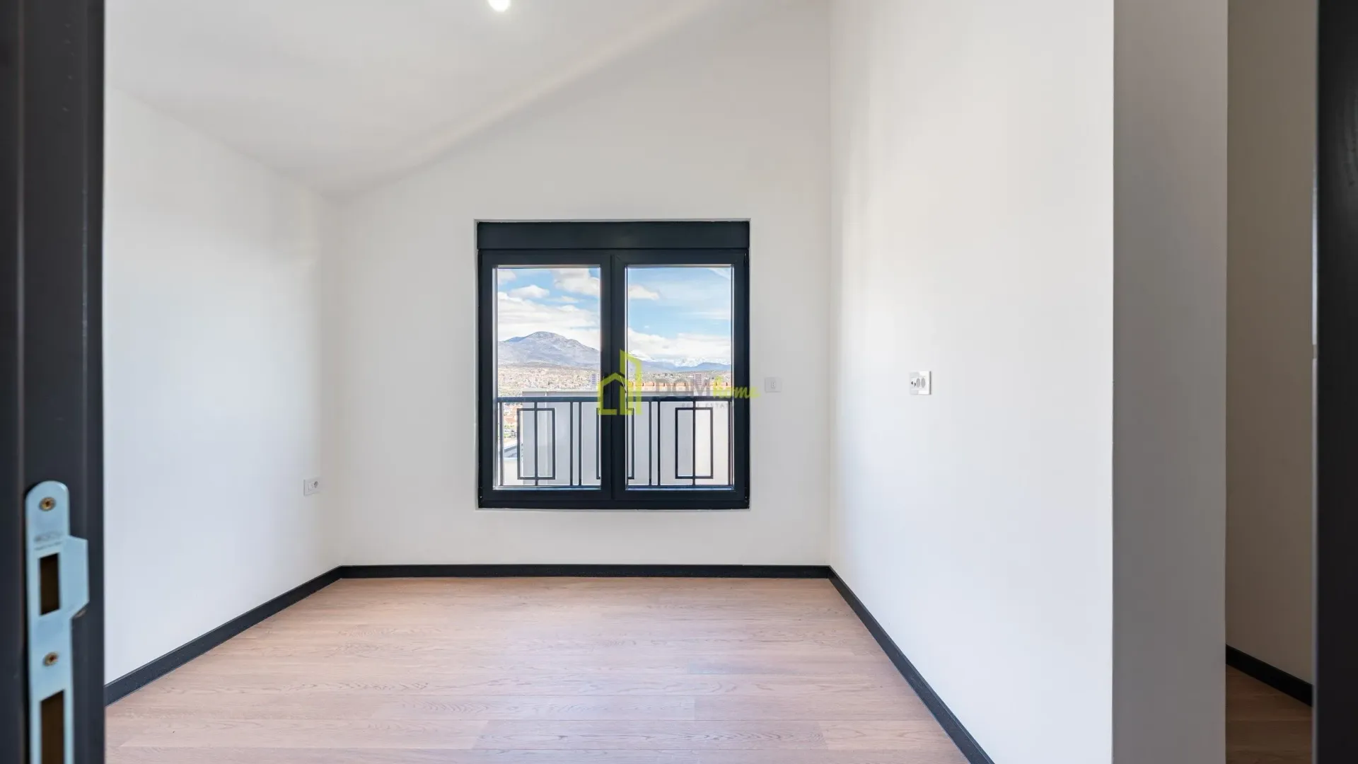 Prodaja, dvosoban stan, 70m², Gorica C, Podgorica