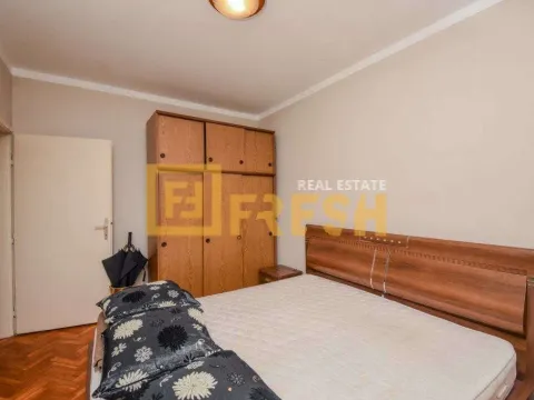 Izdavanje, trosoban stan, 100m², Centar, Podgorica - image 8