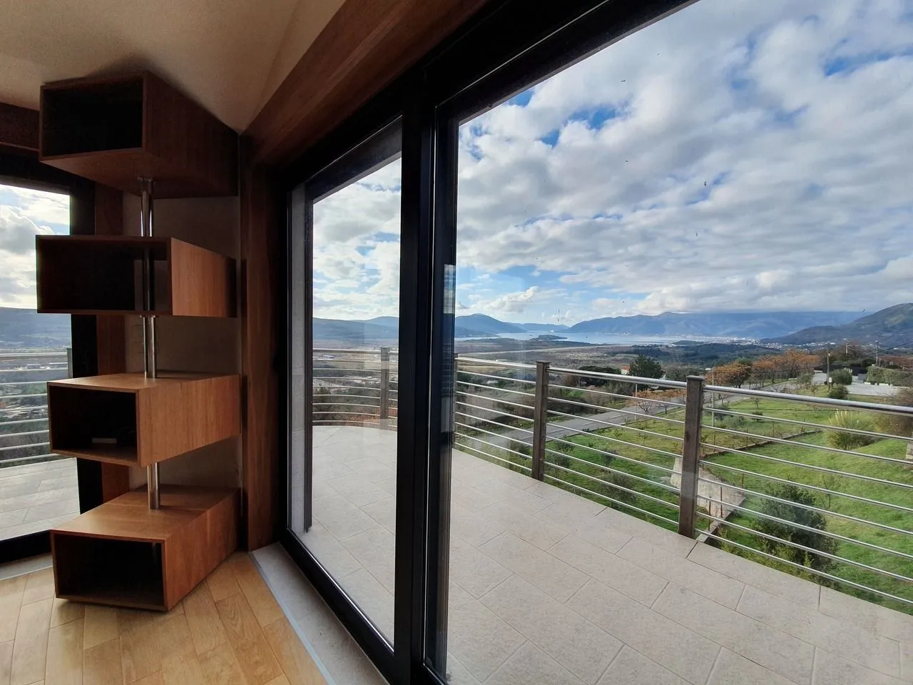 Sale, house, 310m², Dub, Kotor