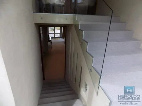 Izdavanje, poslovni prostor, 270m², 7. juli, Paraćin - image 38