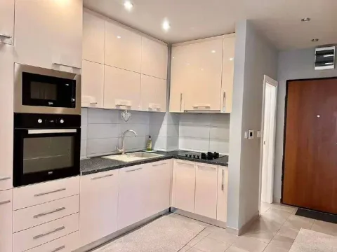 Izdavanje, dvosoban stan, 60m², Rozino, Budva - image 2