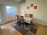 Izdavanje, trosoban stan, 130m2, Zaljevo, Bar