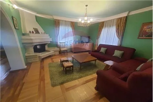 Prodaja, kuća, 489m², Zagorič, Podgorica