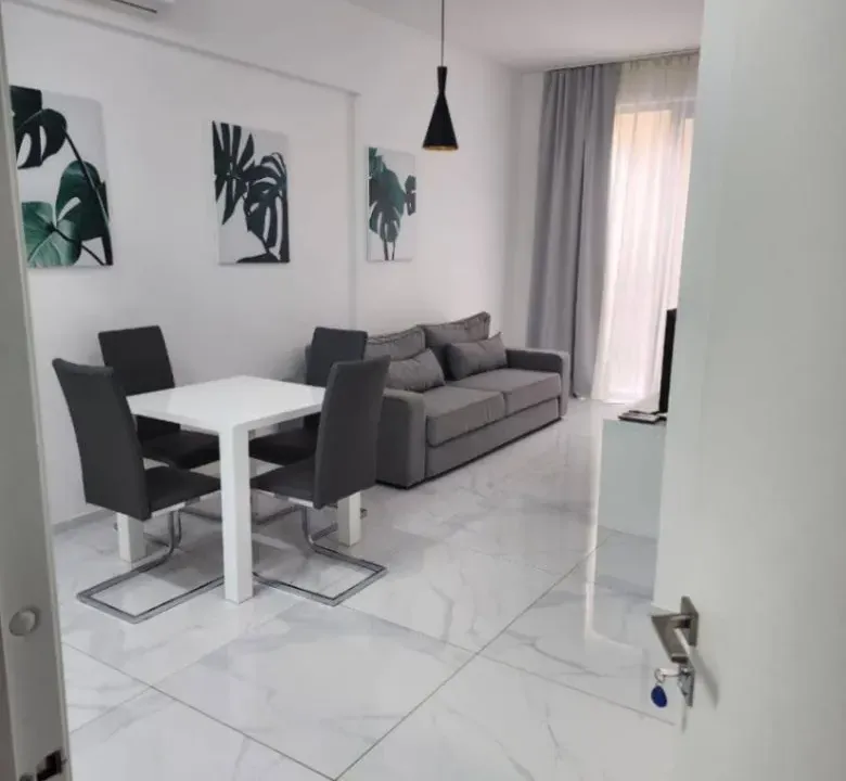 Rent, one bedroom apartment, 50m², Bečići, Budva