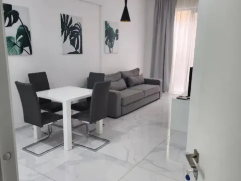 Rent, one bedroom apartment, 50m², Bečići, Budva - image 1