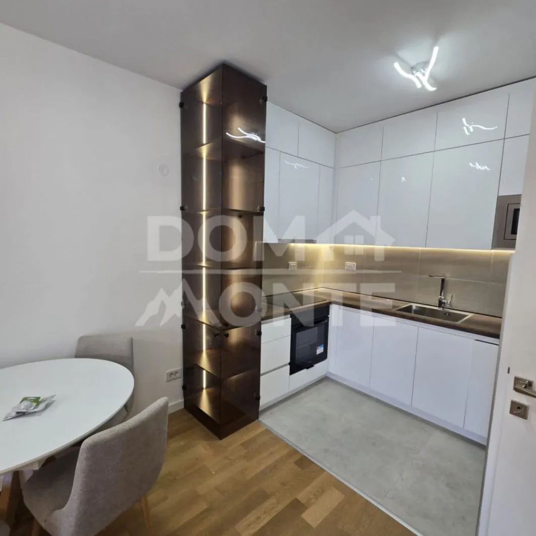 Izdavanje, dvosoban stan, 70m², Seljanovo, Tivat