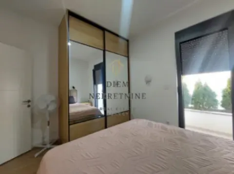 Izdavanje, dvosoban stan, 75m², Kalimanj, Tivat - image 7