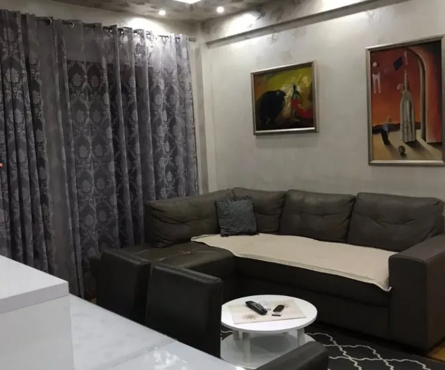 Izdavanje, dvosoban stan, 56m², Blok 9, Podgorica