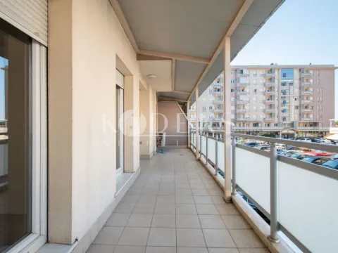 Rent, office space, 63m², City Kvart, Podgorica - image 7