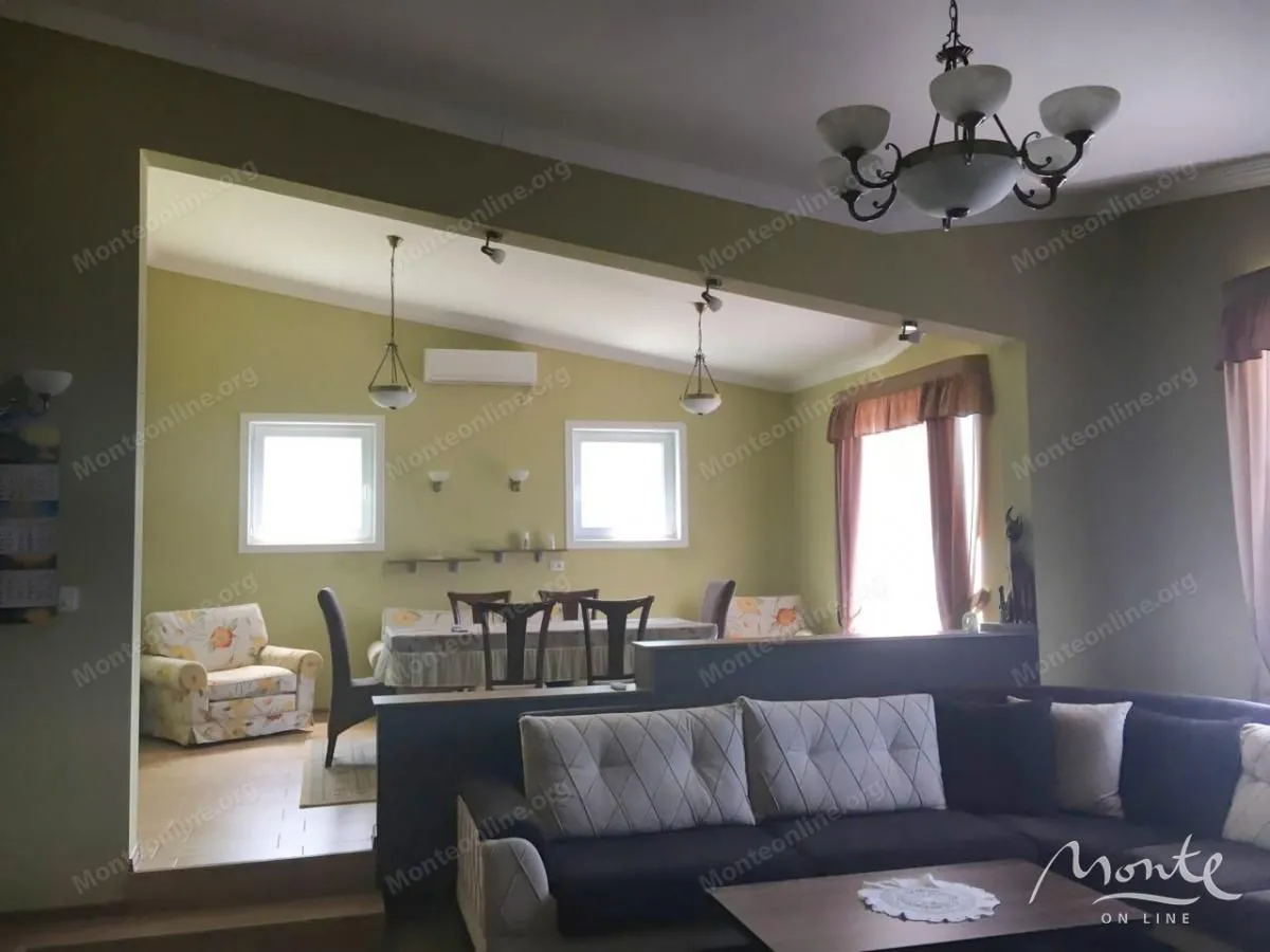 Prodaja, kuća, 380m², Dobre Vode, Bar