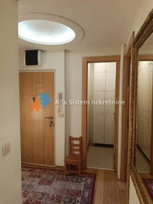 Izdavanje, trosoban stan, 76m², Čukarica, Beograd