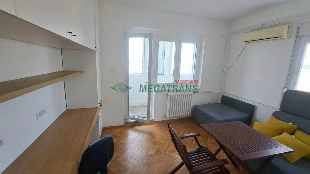 Izdavanje, stan, 26m², Centar, Novi Sad