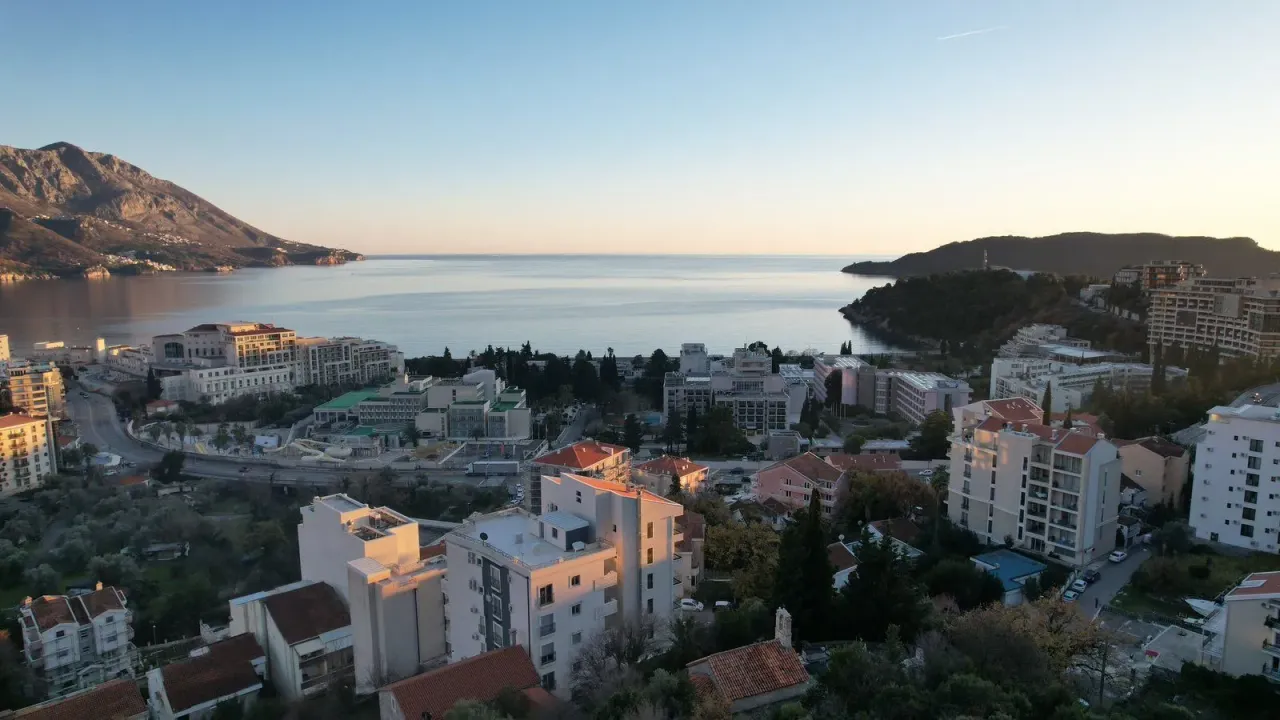 Sale, land lot, 2400m², Bečići, Budva