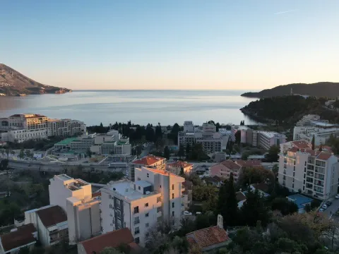 Prodaja, plac, 2400m², Bečići, Budva - image 1