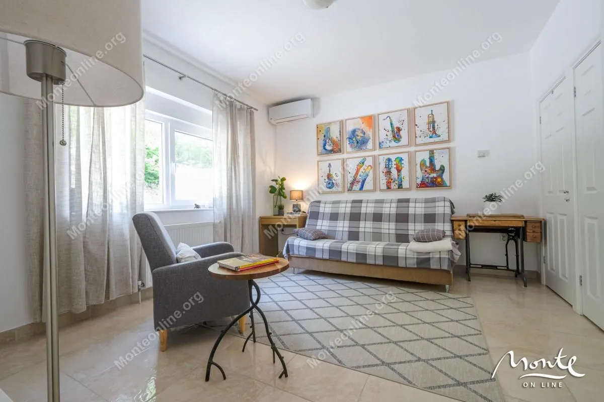 Sale, house, 177m², Krimovica, Kotor