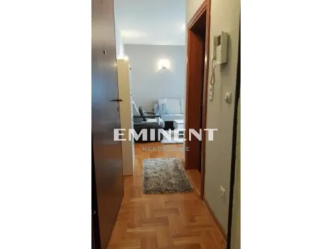 Izdavanje, stan, 40m², Vračar Sve Podlokacije, Beograd - image 9