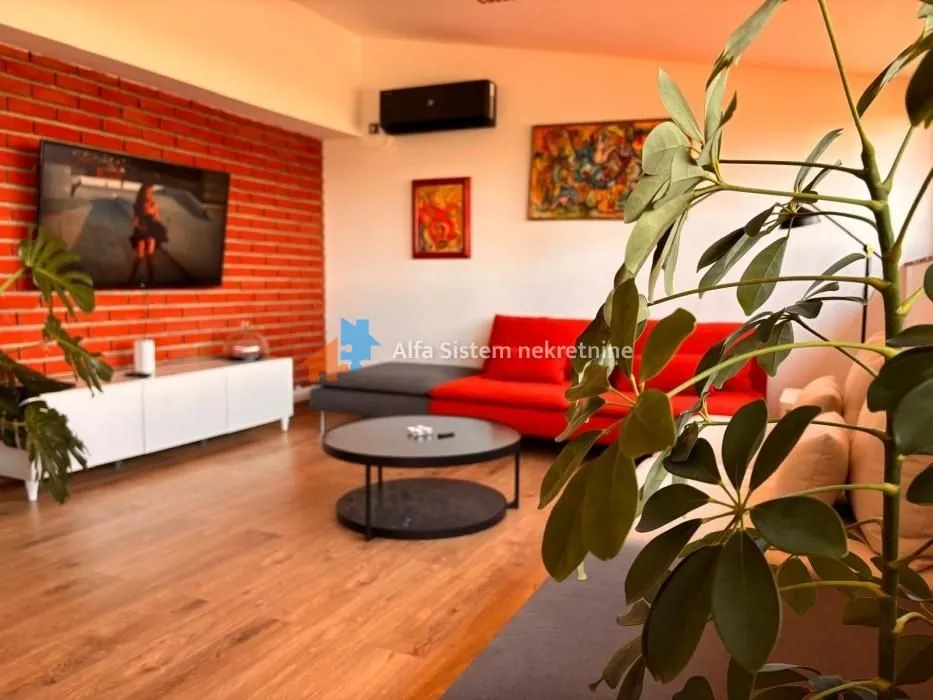 Izdavanje, dvosoban stan, 60m², Novi Beograd Sve Podlokacije, Beograd