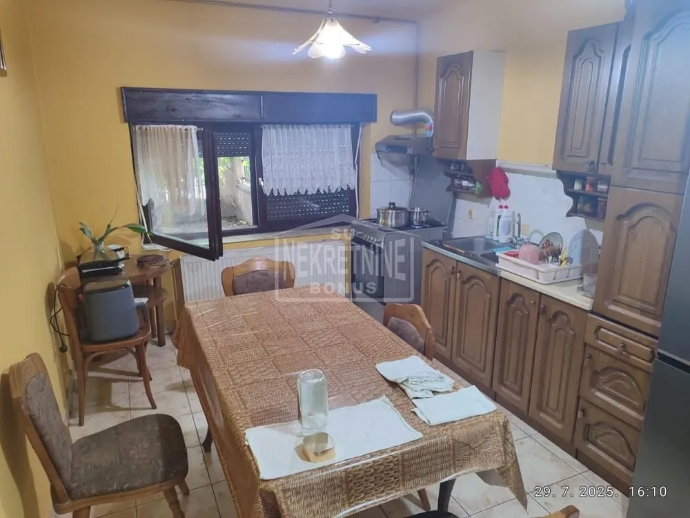 Prodaja, kuća, 160m², Kertvaroš, Subotica