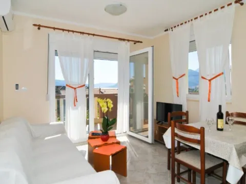 Izdavanje, jednosoban stan, 48m², Seljanovo, Tivat - image 4